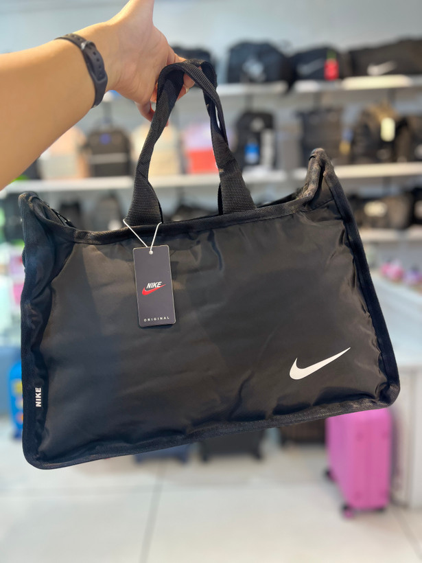 کیف ورزشی نایک