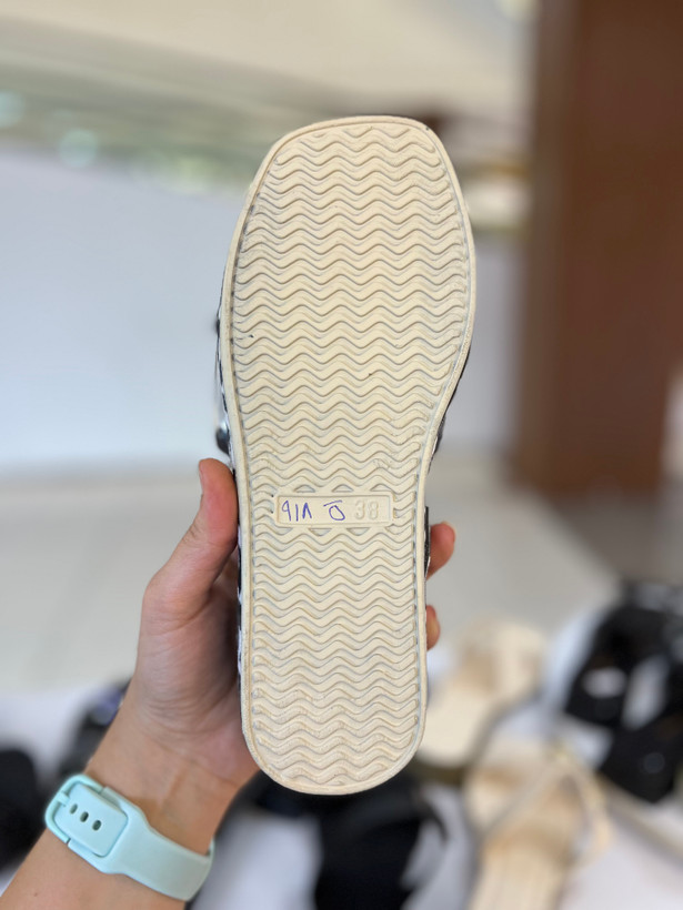 صندل شیشه ای پلنگی